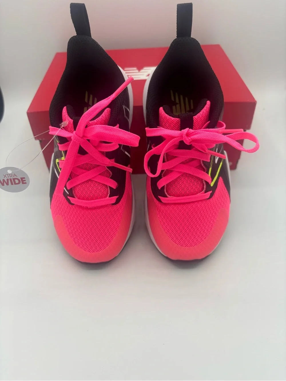 New Balance Rave Run Girls Sneakers pink/black 10.5 Extra Wide width